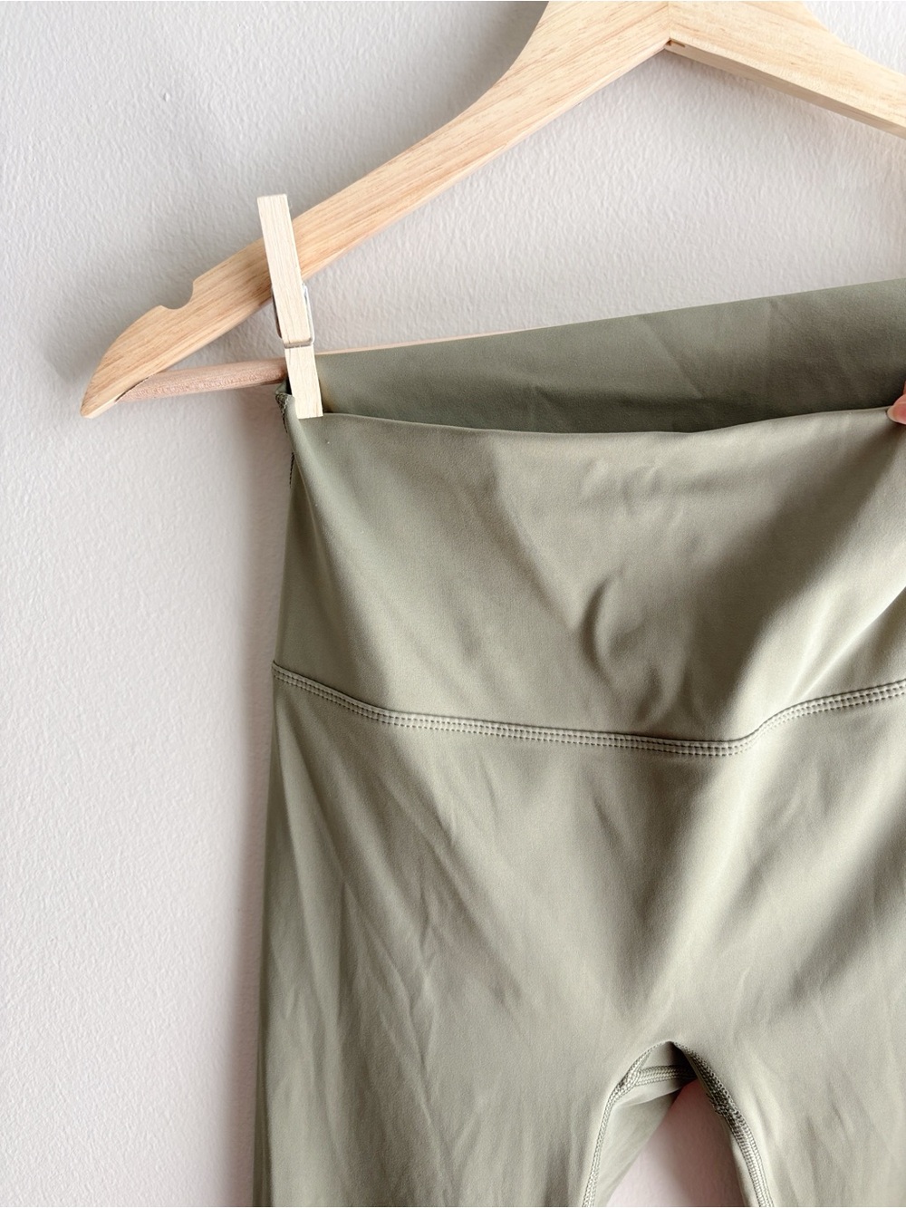 Lululemon Olive Green High-Waist Legging and Bra Workout Set Size 6 - Picture 2 of 8